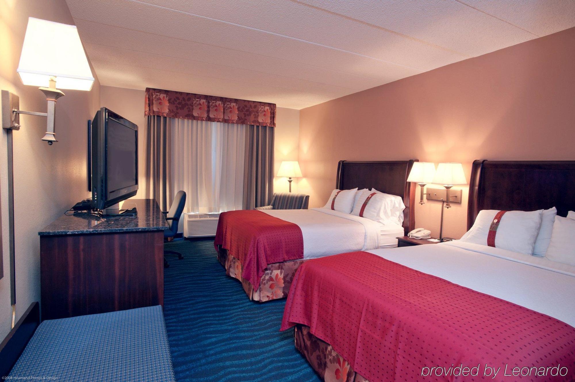Holiday Inn Hotel & Suites Council Bluffs, An Ihg Hotel Room photo